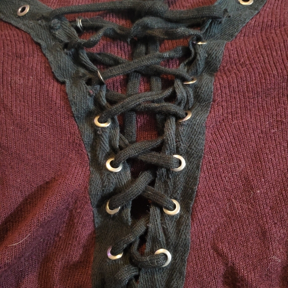 Dark burgundy sweater - Picture 4 of 4